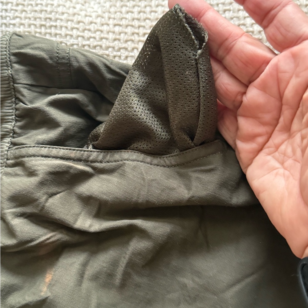 North face shorts - Picture 5 of 5